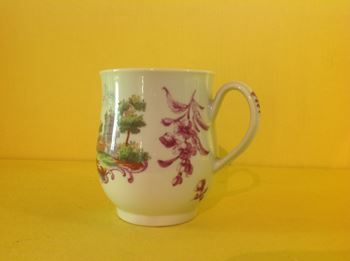 A rare Worcester small mug