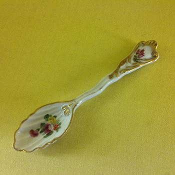 A rare Bristol tea spoon, from the Ludlow Service 