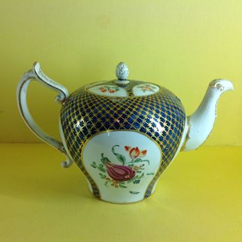 A Liverpool teapot and cover 