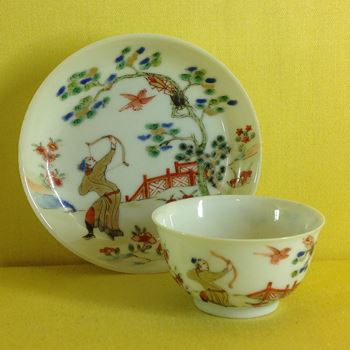 A Chinese tea bowl and saucer 