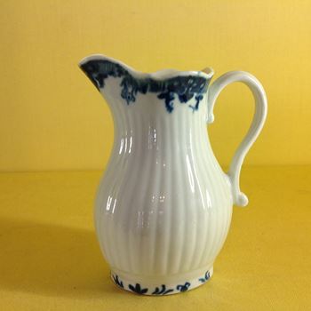 A Worcester milk jug 