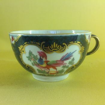 A Worcester tea cup