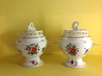 A pair of Chamberlain's Worcester sauce tureens and covers 