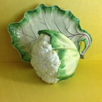 A Worcester cabbage shaped tureen, cover and stand 