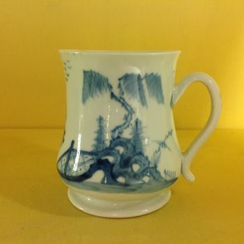 A rare Worcester mug