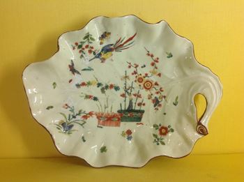 A Worcester cabbage leaf shaped dish 