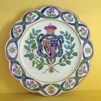 A Flight Worcester plate, from the celebrated Duke of Clarence Service 