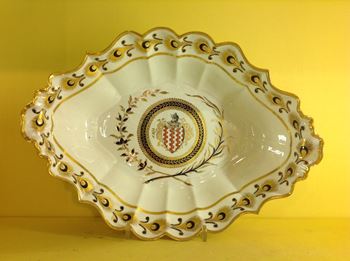 A large Flight Worcester armorial centre dish 