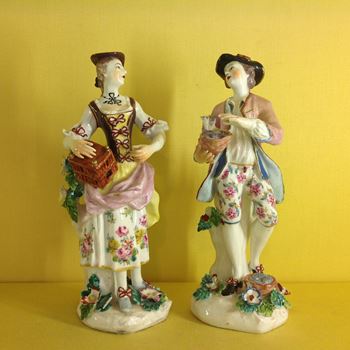 A pair of Bow figures 