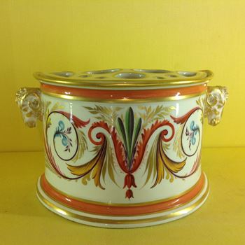A Derby bough pot and cover 