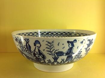 A fine pearlware large round punch bowl 