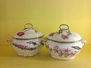 A pair of Derby sauce tureens and covers 