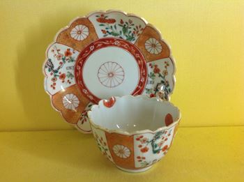 A Chinese Export tea bowl and saucer 