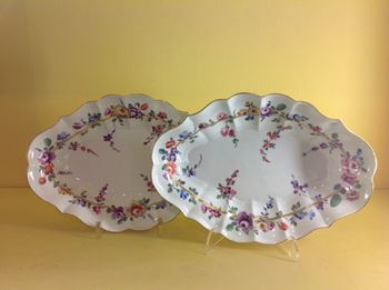 A pair of Worcester lozenge shaped dishes 