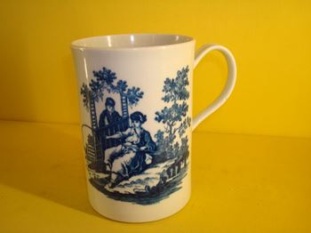 A Worcester cylindrical mug
