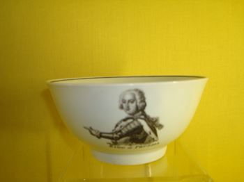 A Worcester round bowl