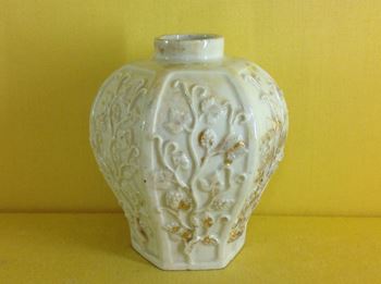 A Meissen Bottger porcelain hexagonal tea canister 
