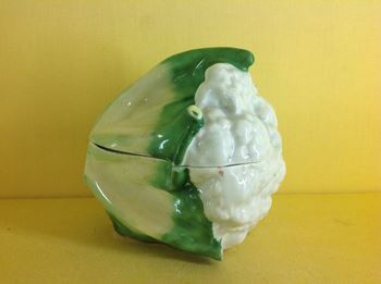 A Worcester cauliflower shaped tureen and cover 