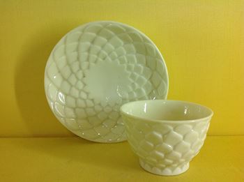 A St Cloud tea bowl and saucer 