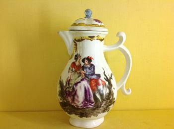 A Meissen hot water jug and cover 
