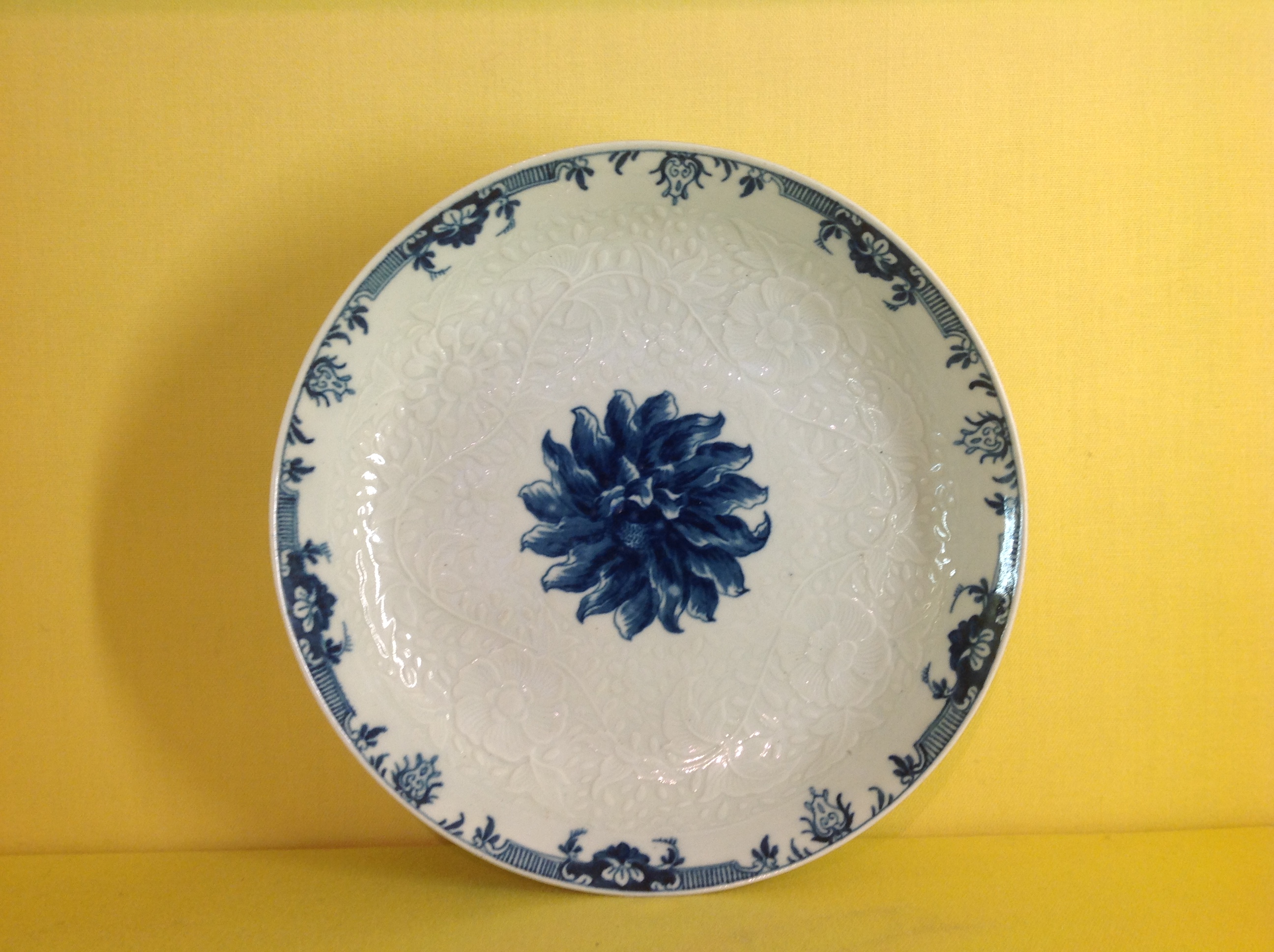 A Worcester saucer dish