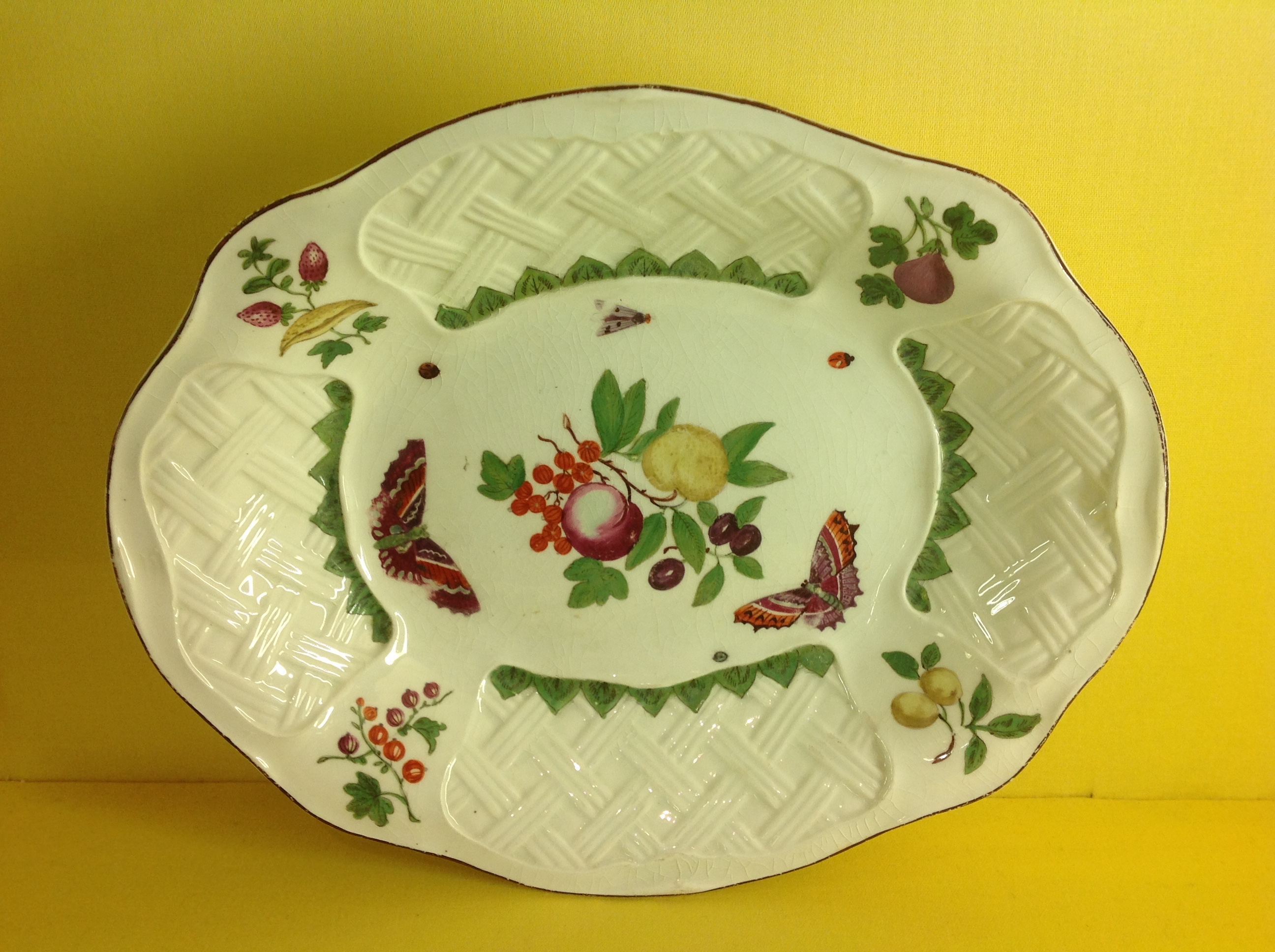 A Chelsea oval dish