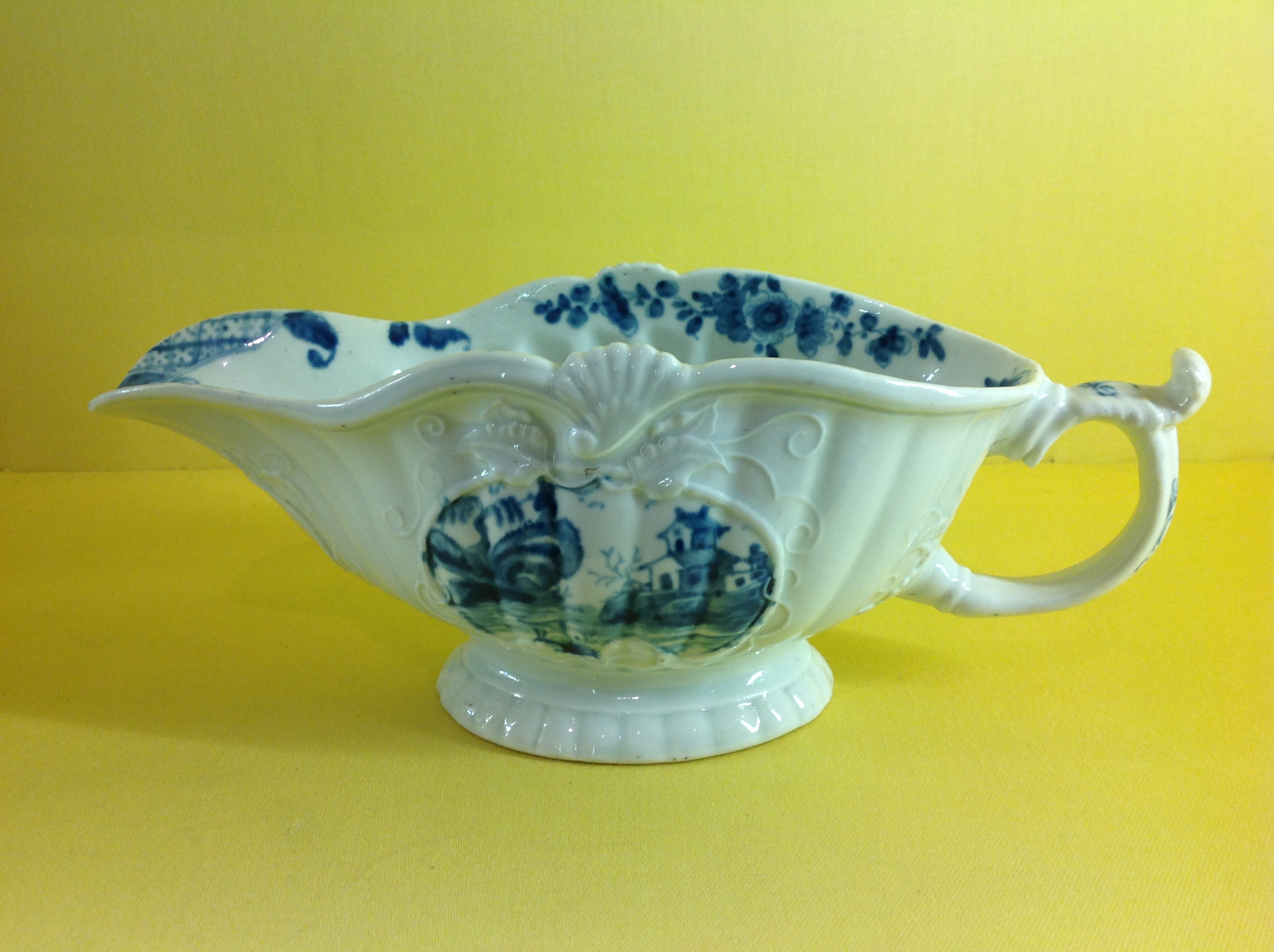 A rare Worcester sauceboat 