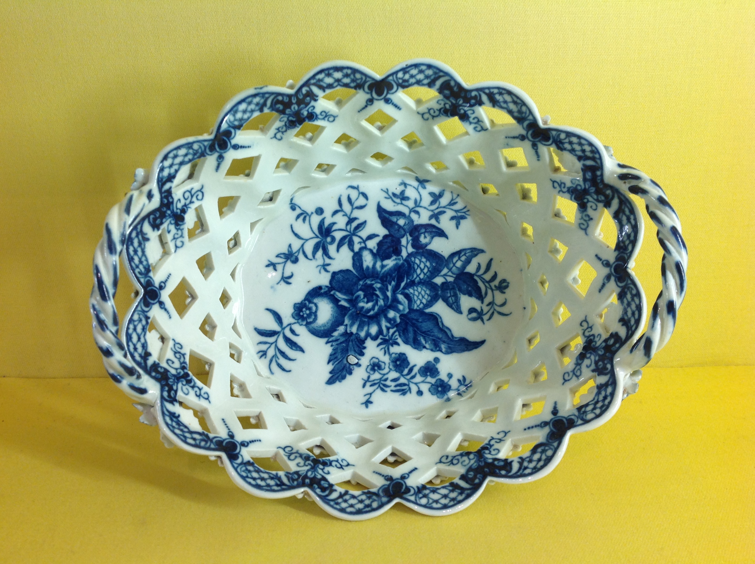 A Worcester pierced oval basket