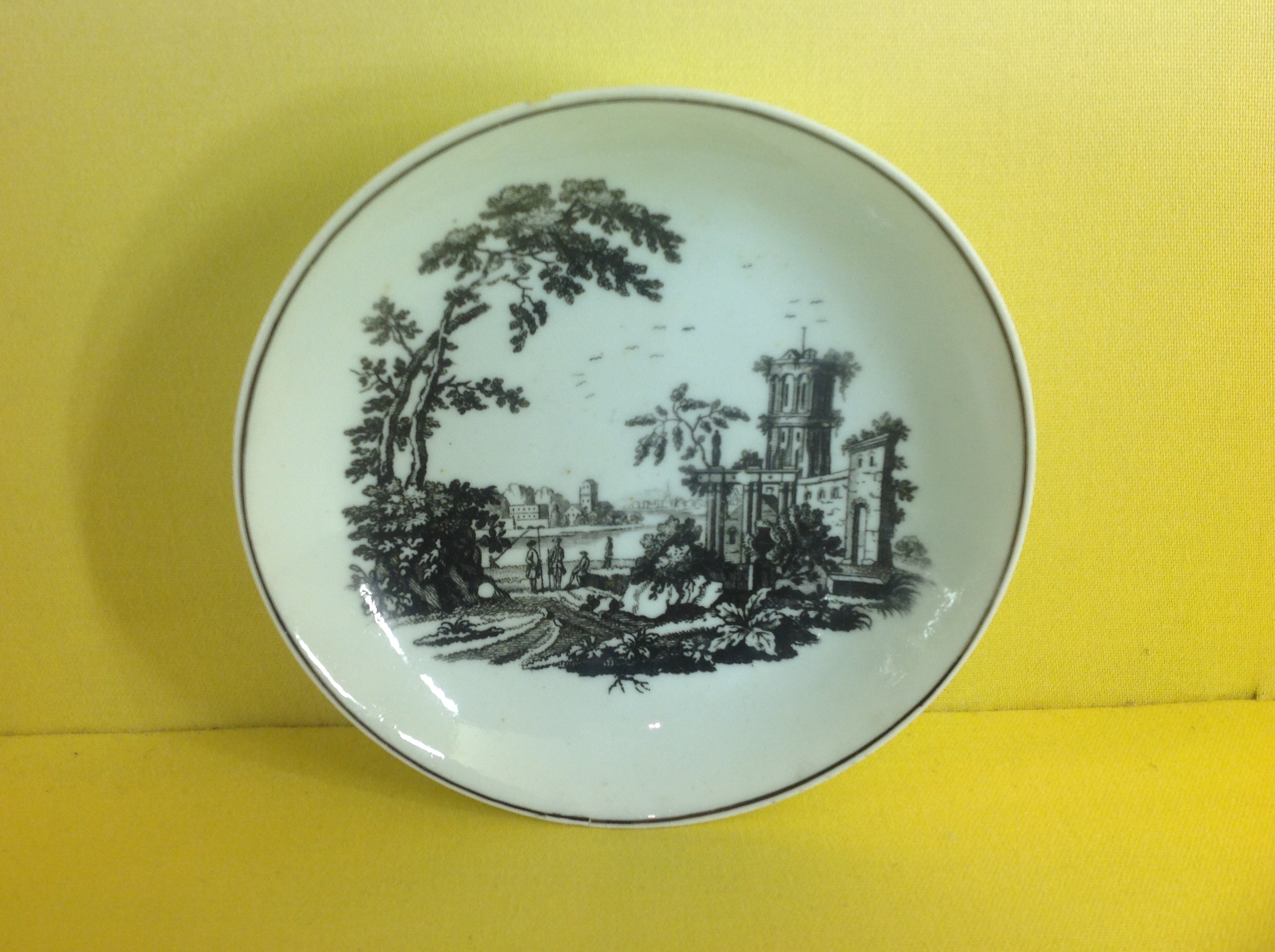 A Worcester saucer