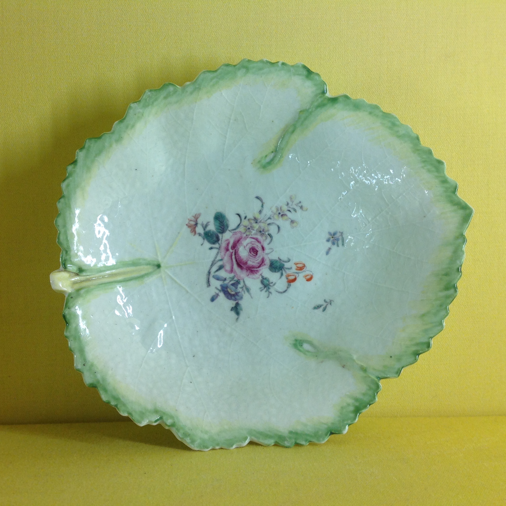 A Worcester fig leaf shaped dish 
