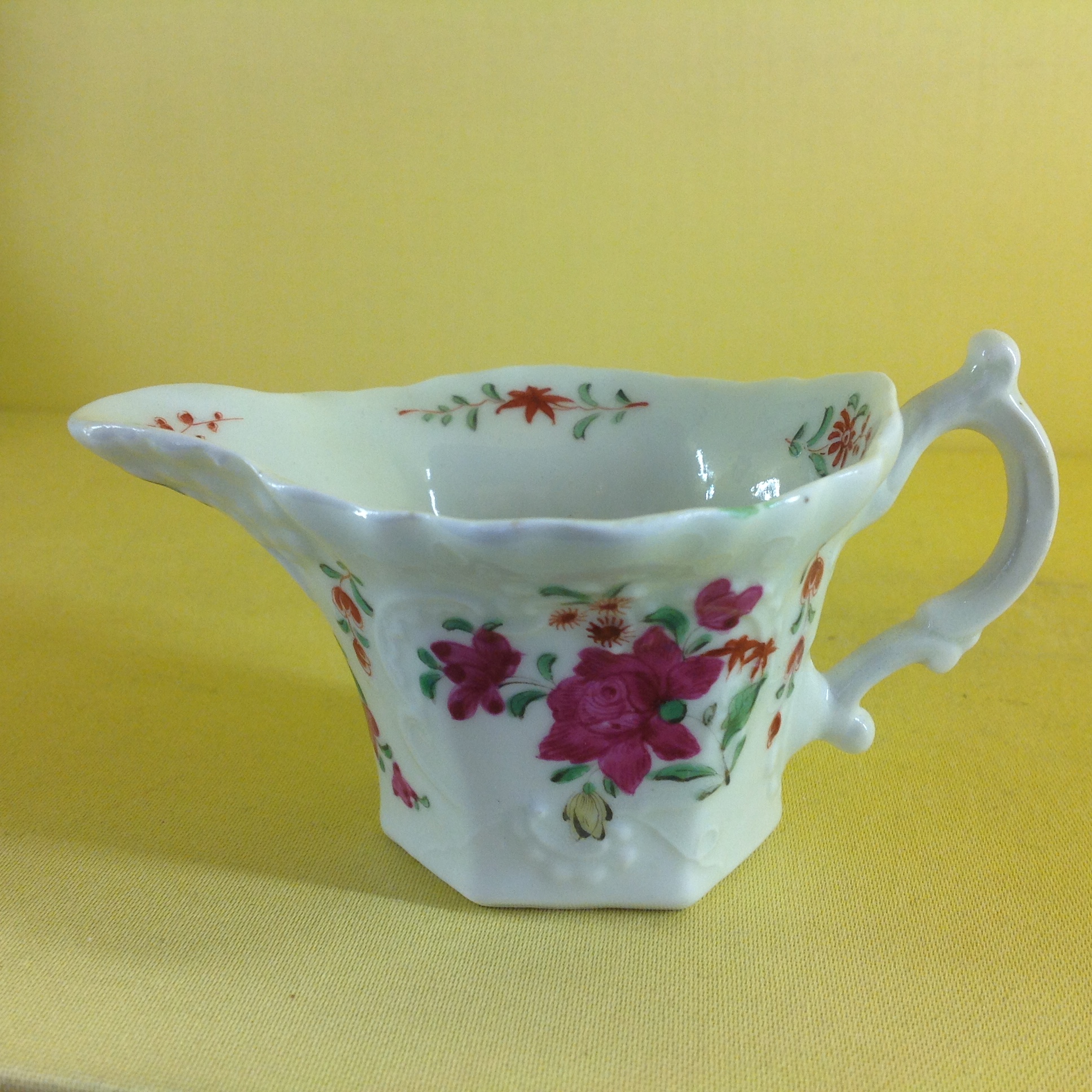 A Worcester hexagonal creamboat 