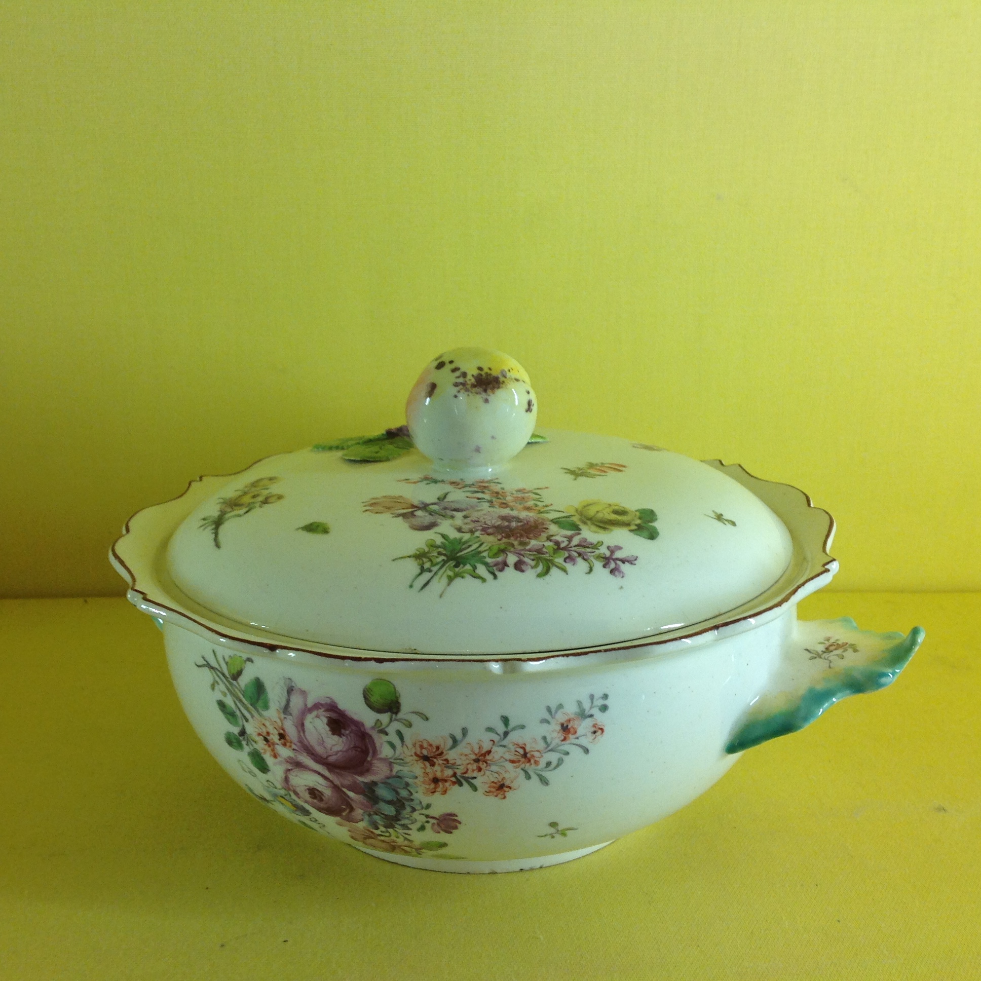 A Chelsea ecuelle and cover 