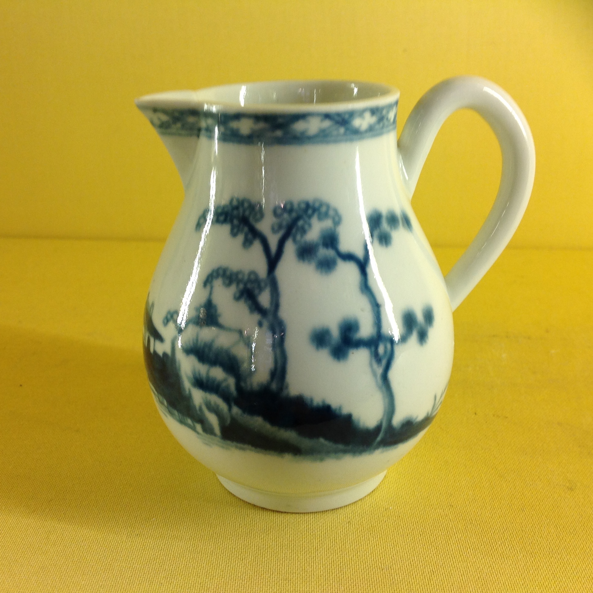 A Worcester milk jug 