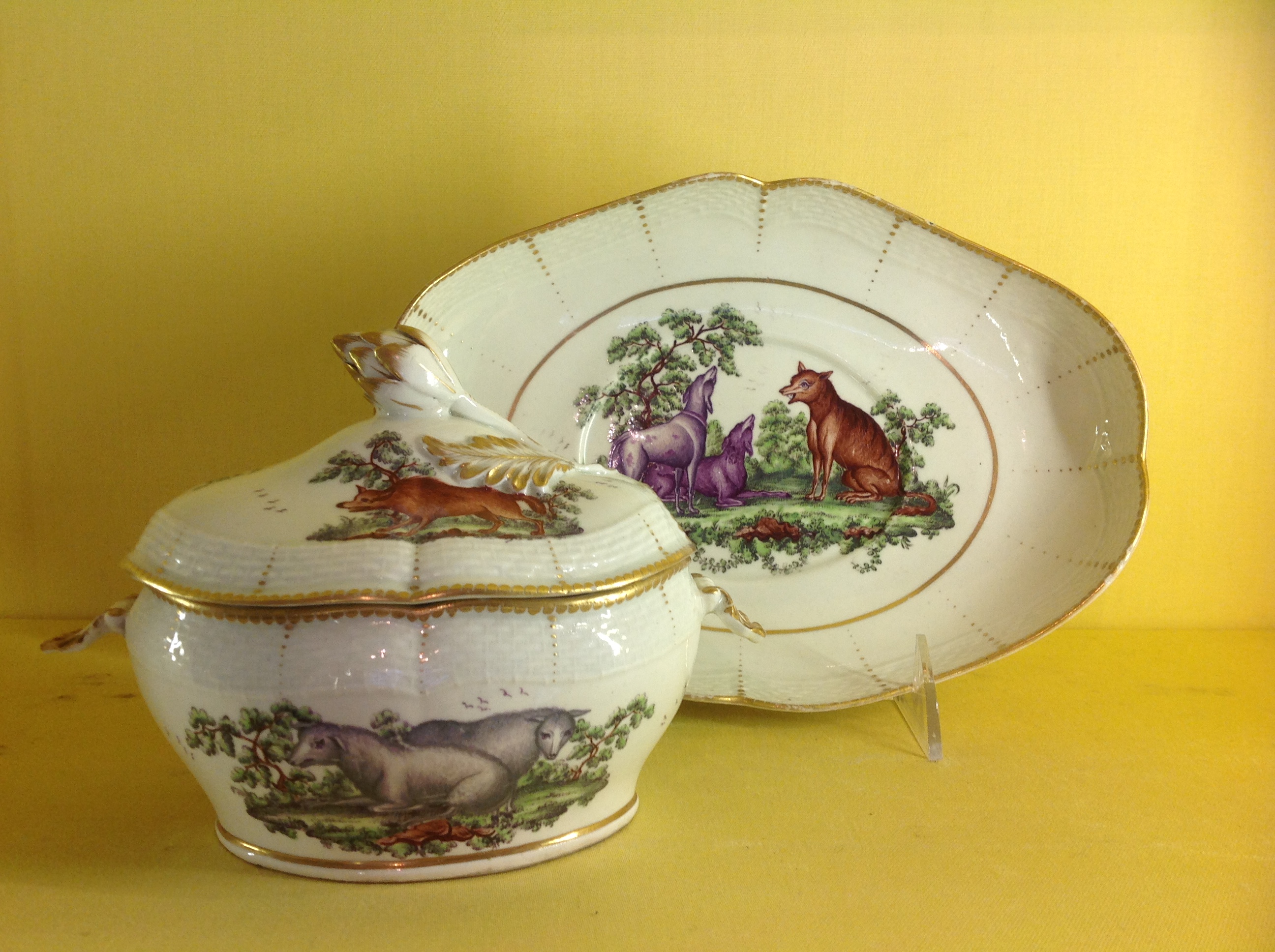 A Worcester sauce tureen, cover and stand 