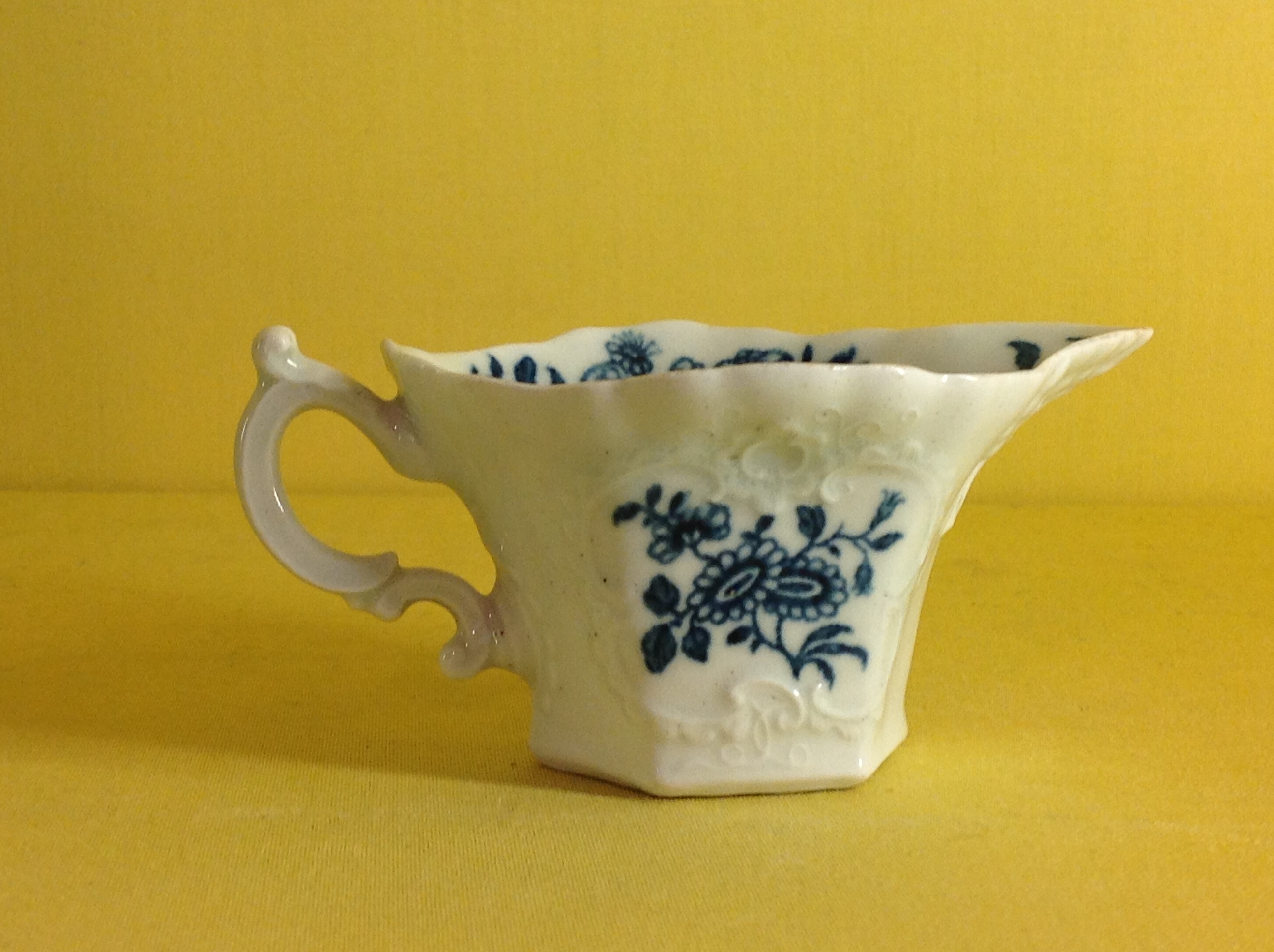 A Worcester hexagonal creamboat 