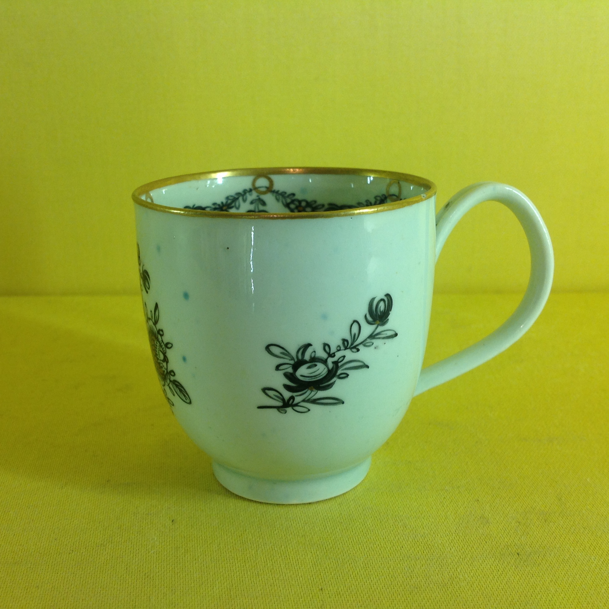 An unusual Worcester coffee cup