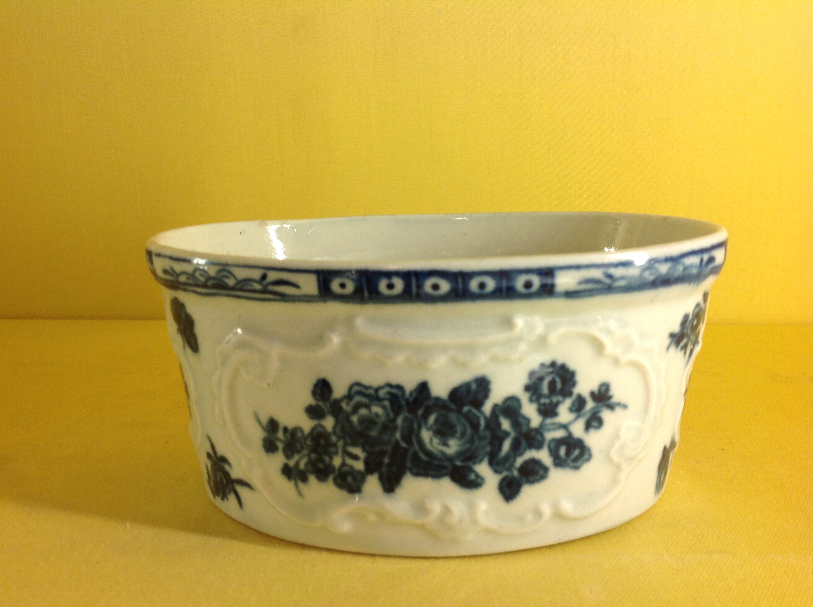 A rare Worcester potted meat tub