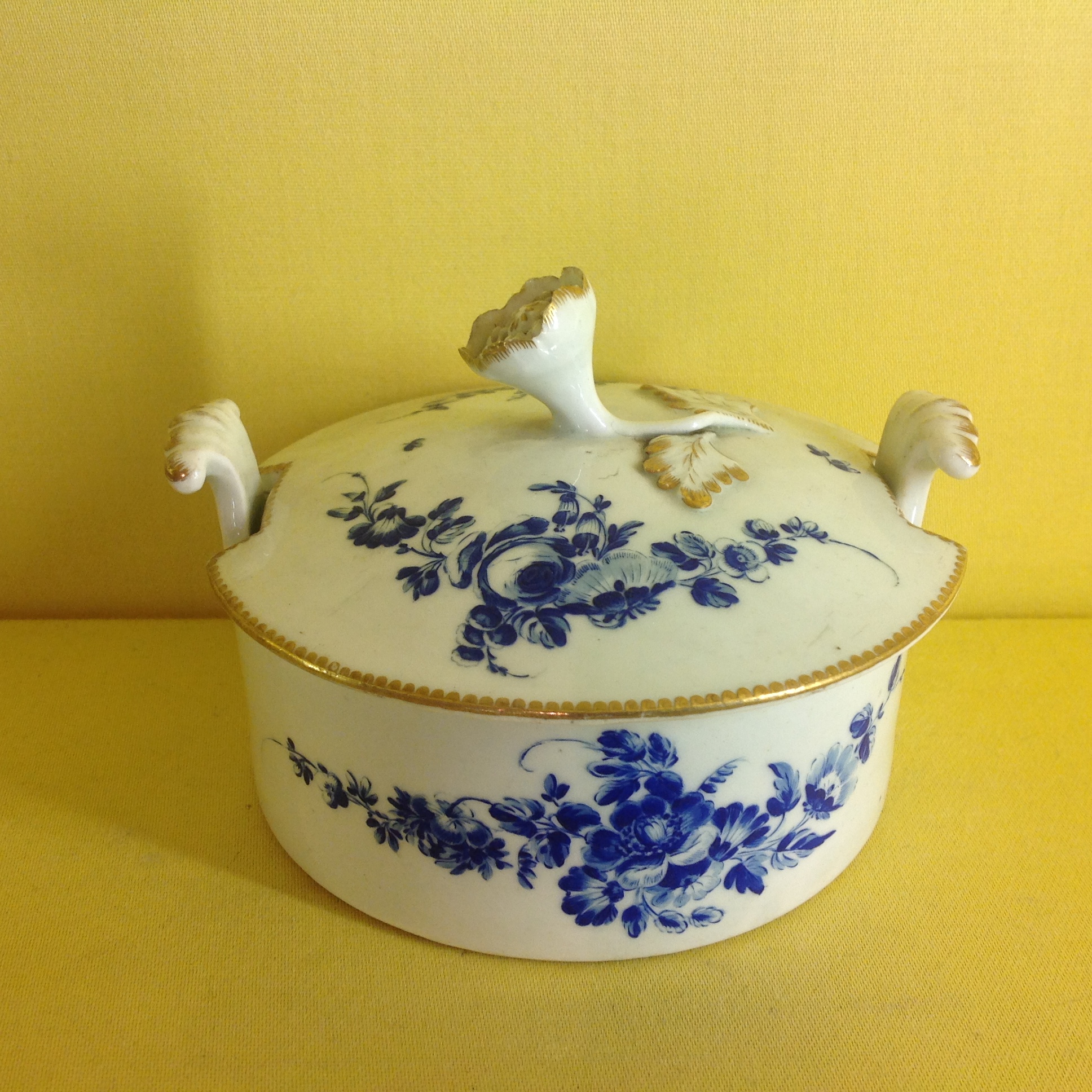 A Worcester butter tub and cover 