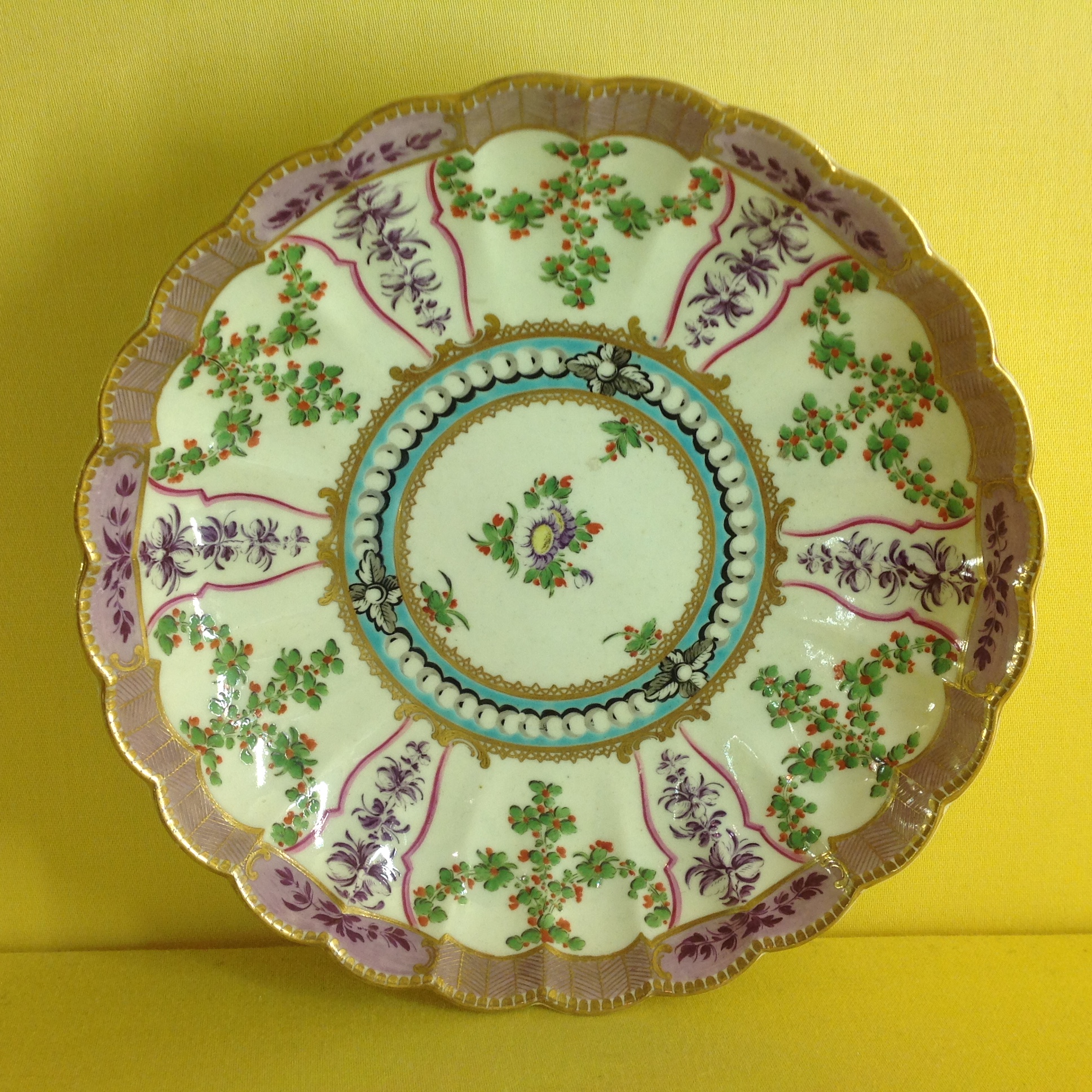 A Worcester saucer dish