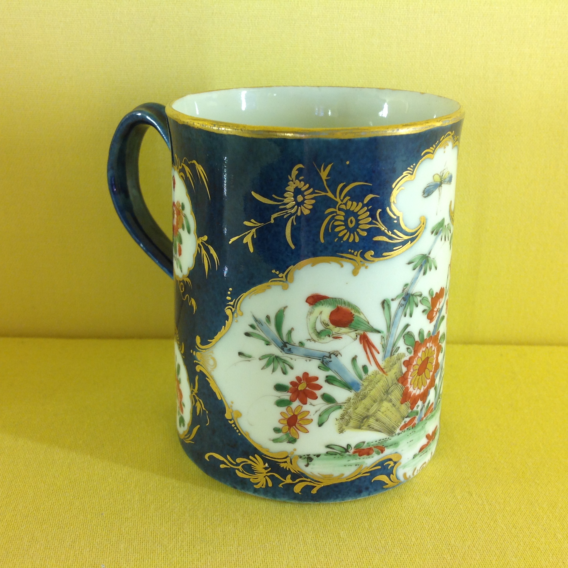 A rare Worcester small cylindrical mug