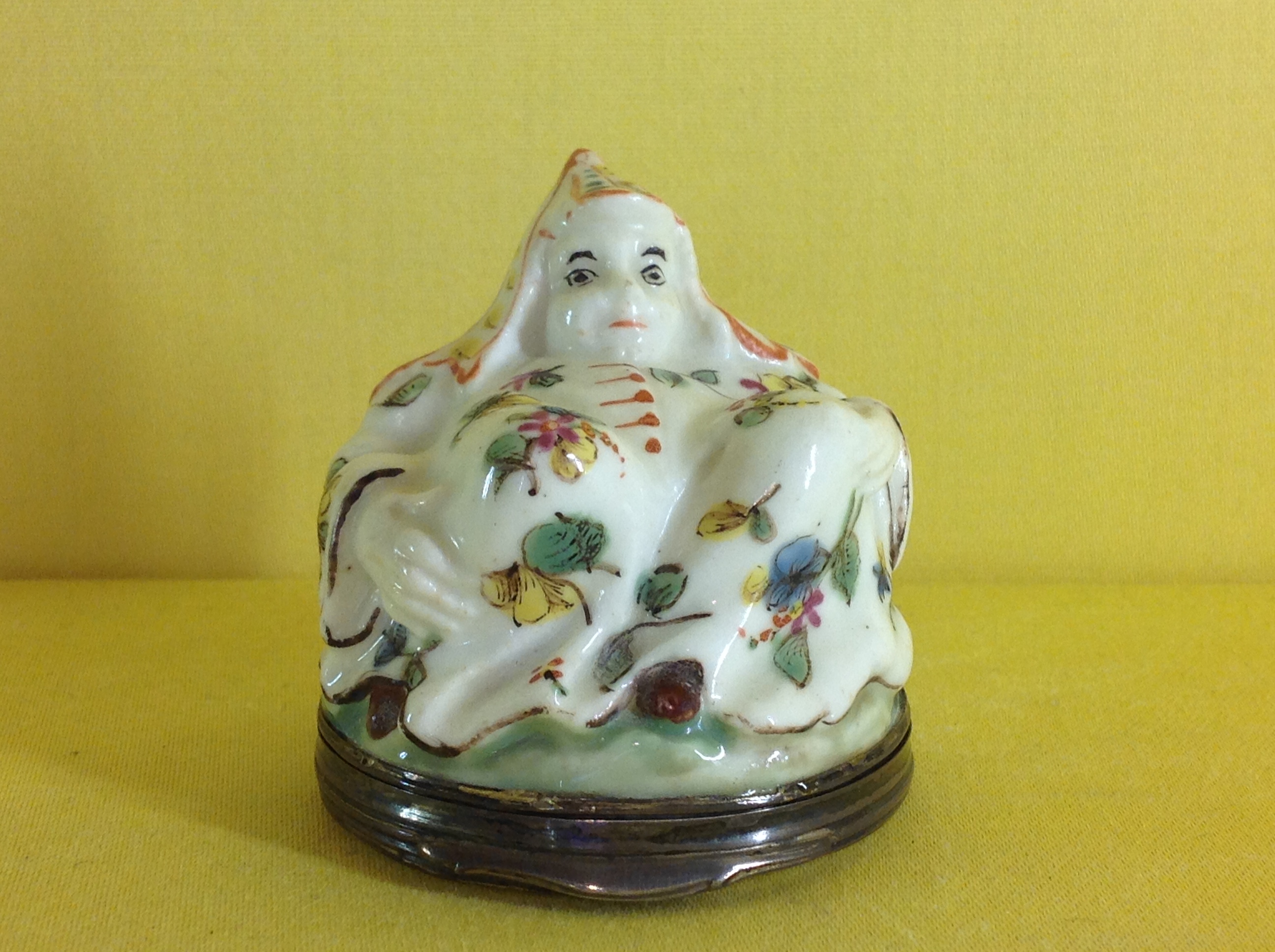 A St Cloud silver mounted snuff box and cover