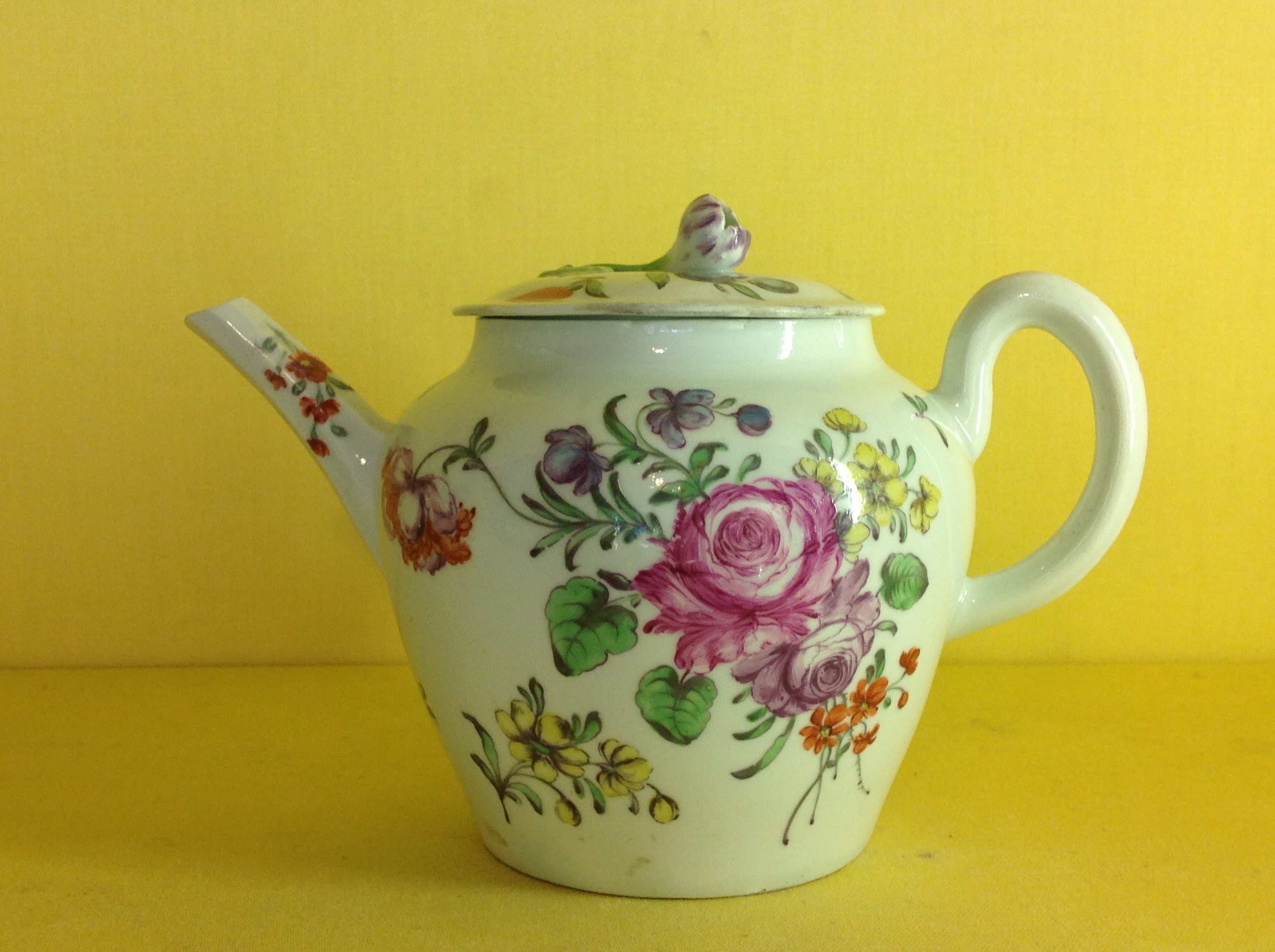 A Worcester teapot and cover 