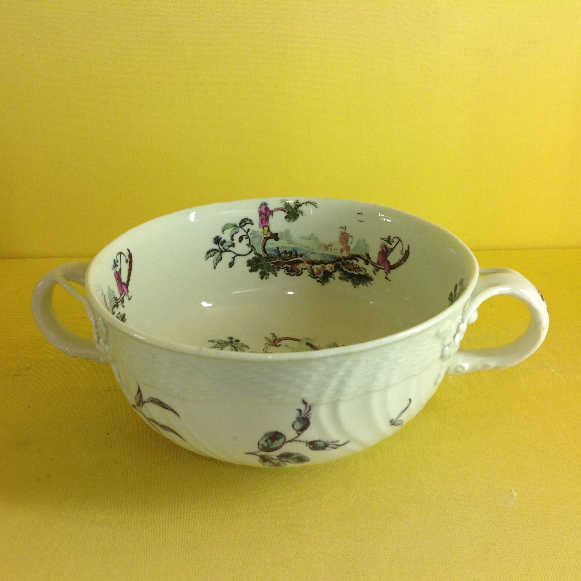 A rare Worcester round porringer 