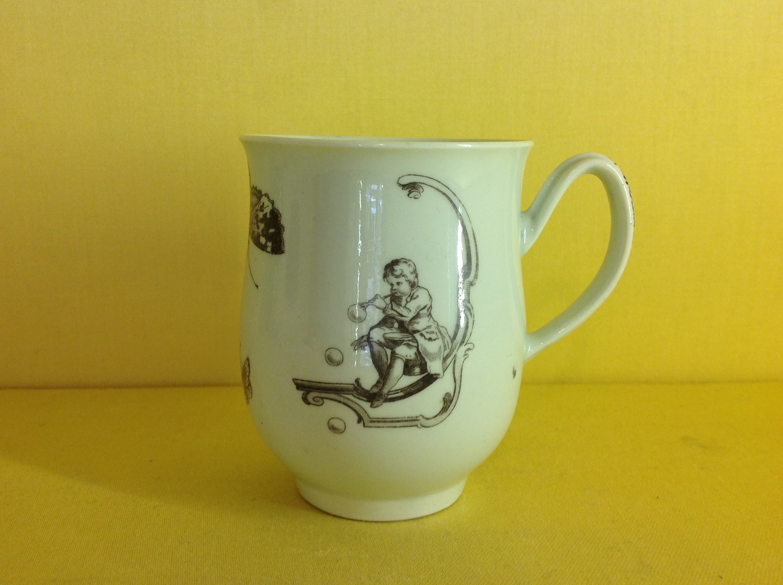 A rare Worcester mug