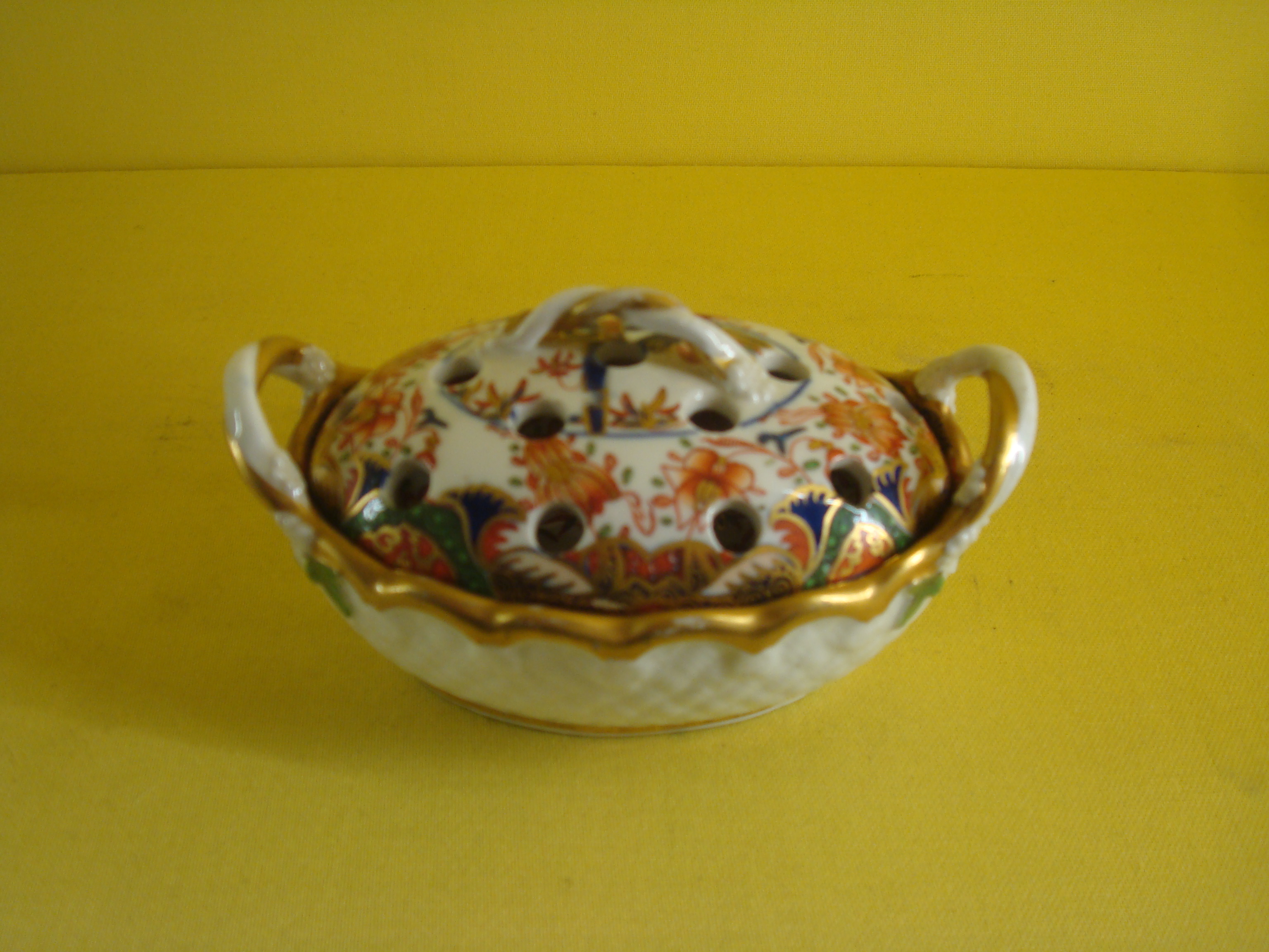 A Spode small pot pourri basket and cover