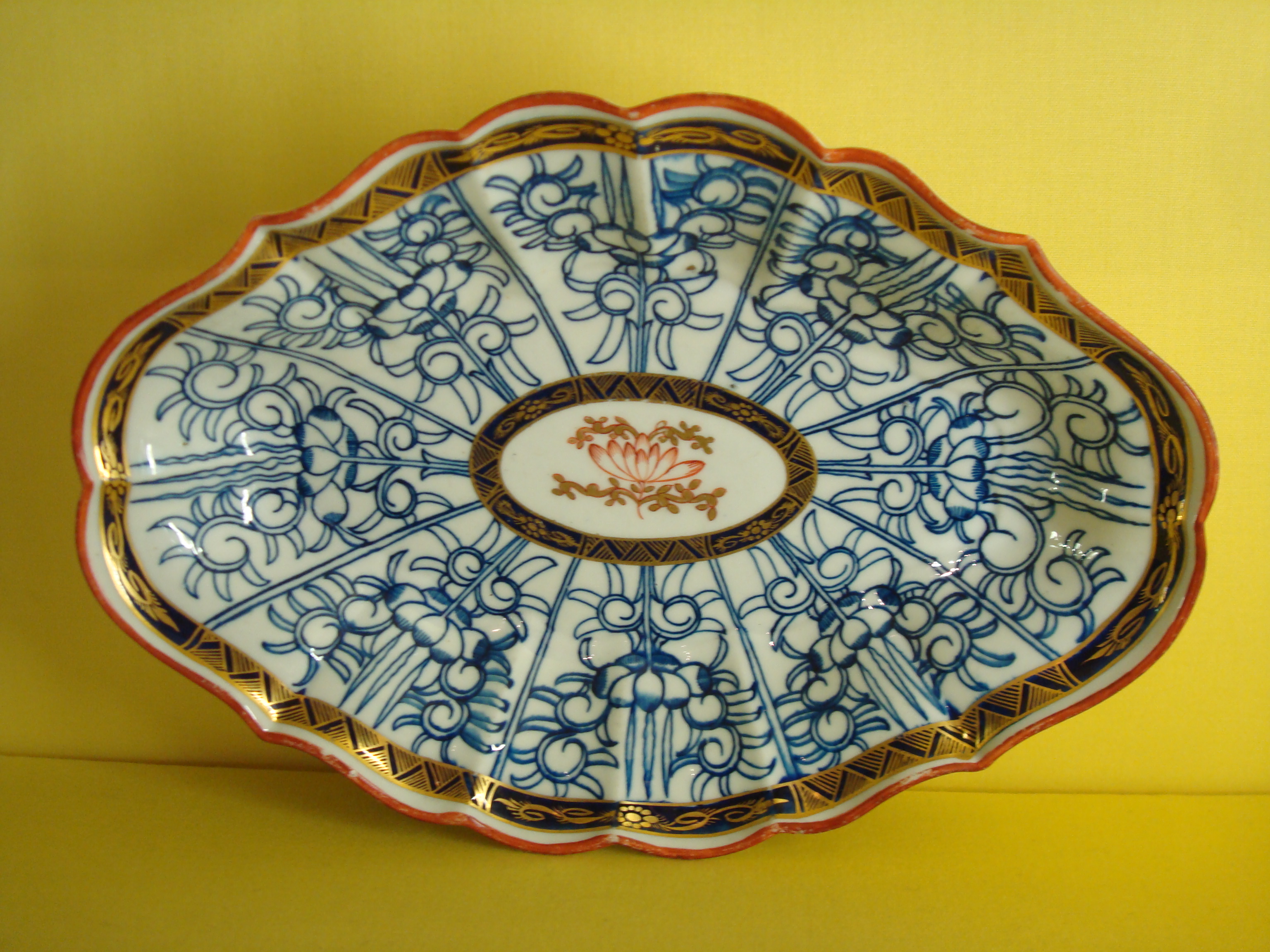 A Worcester fluted oval dish