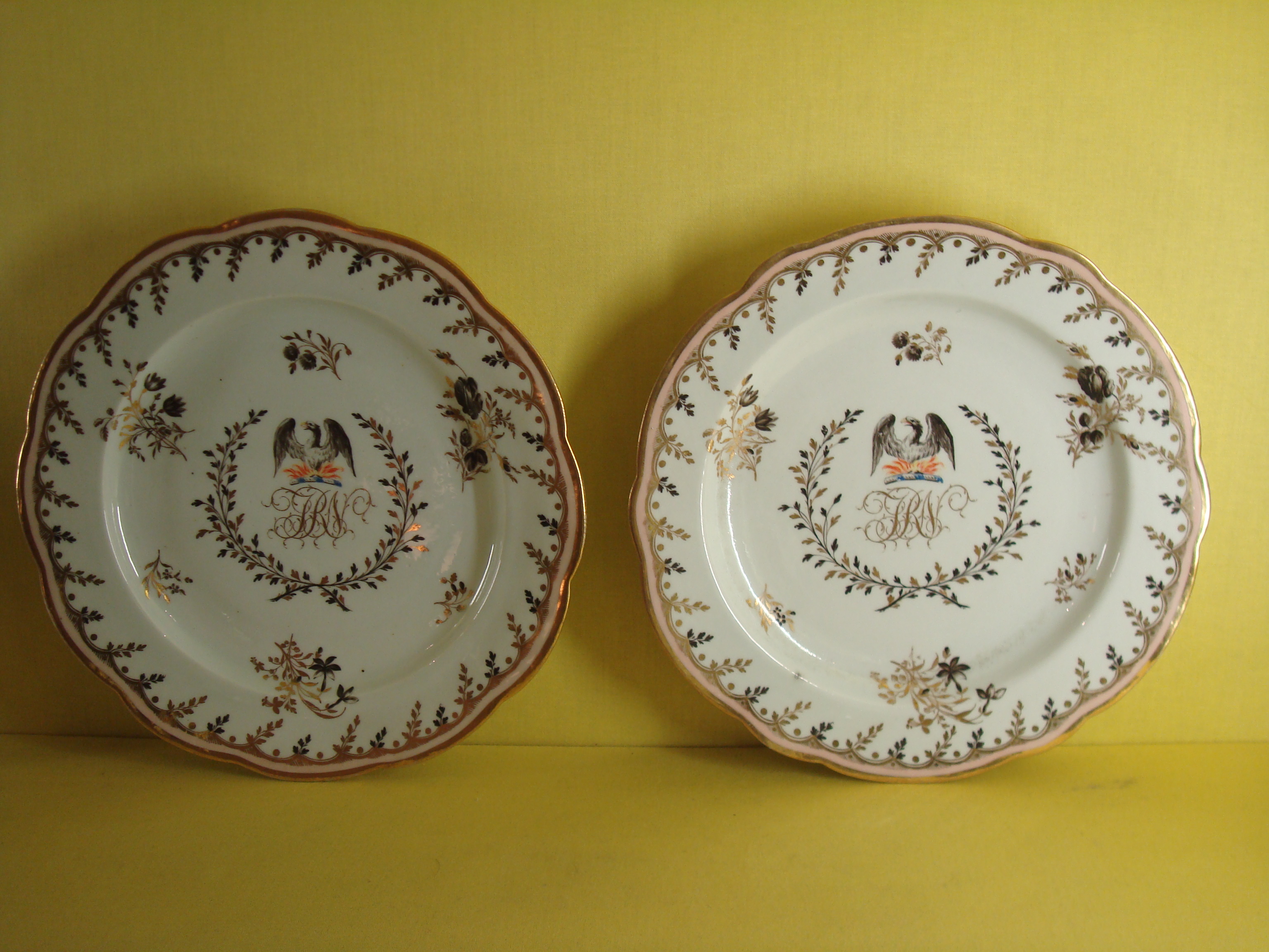 A pair of Chamberlain's Worcester plates