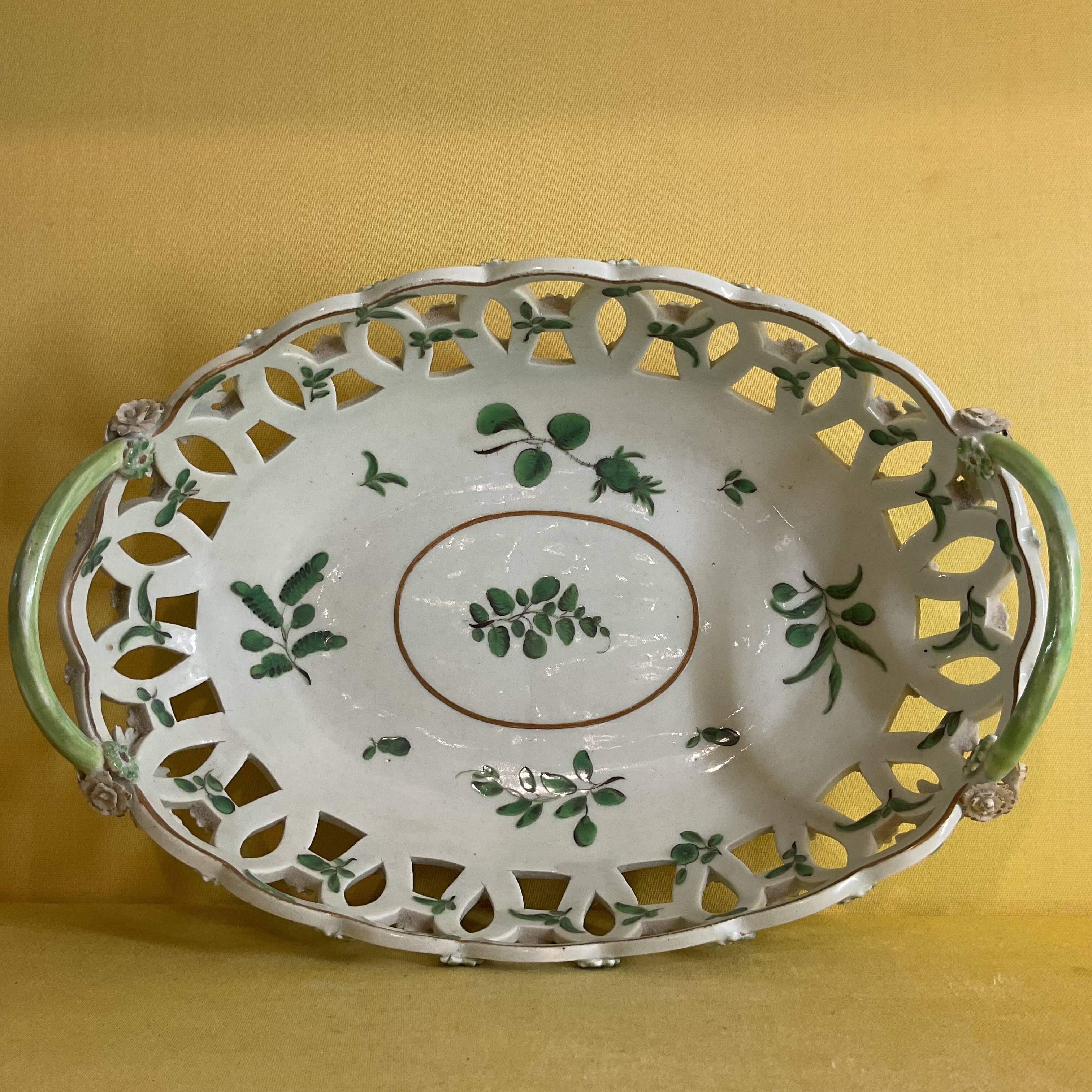 A Worcester pierced oval basket 