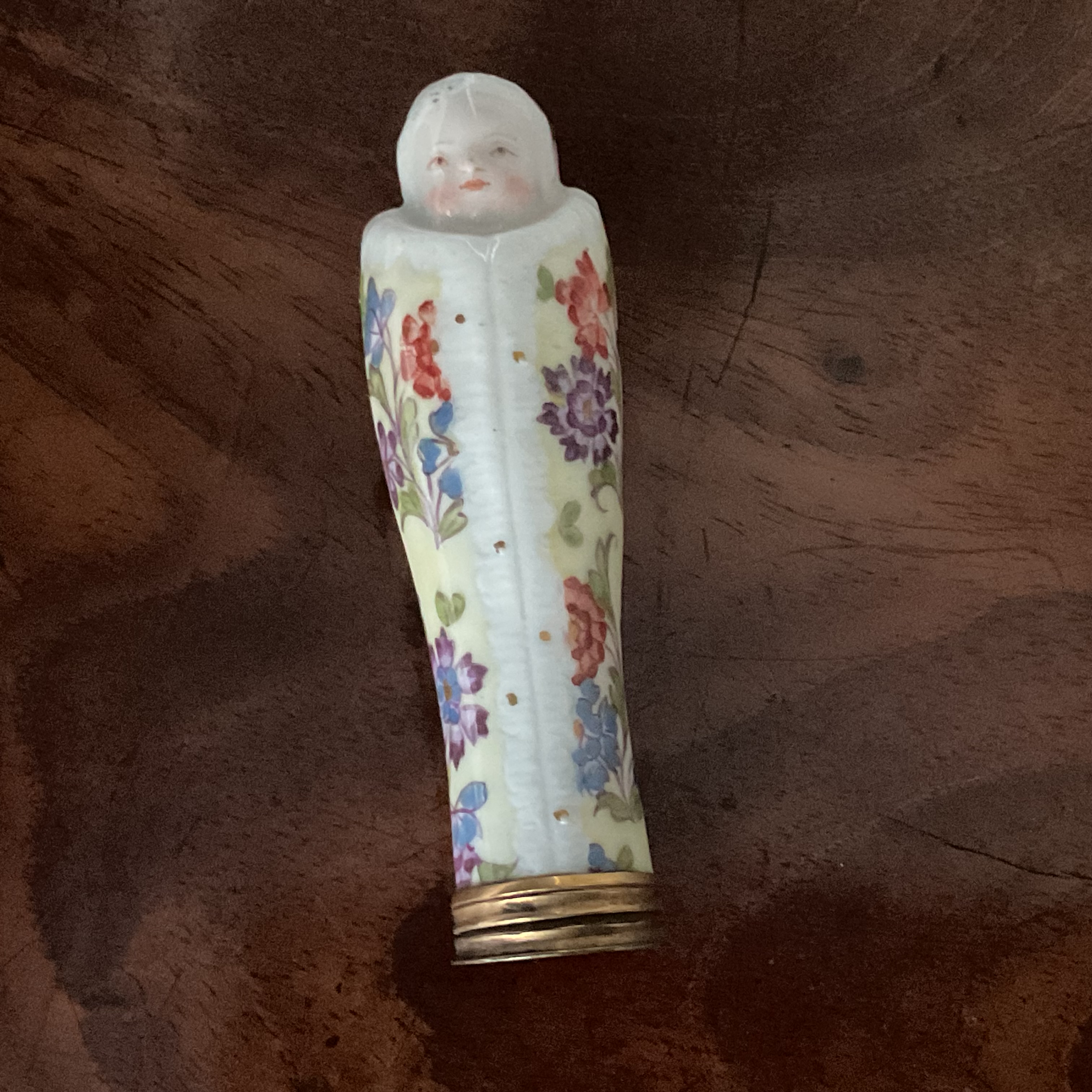 A rare Meissen needlecase