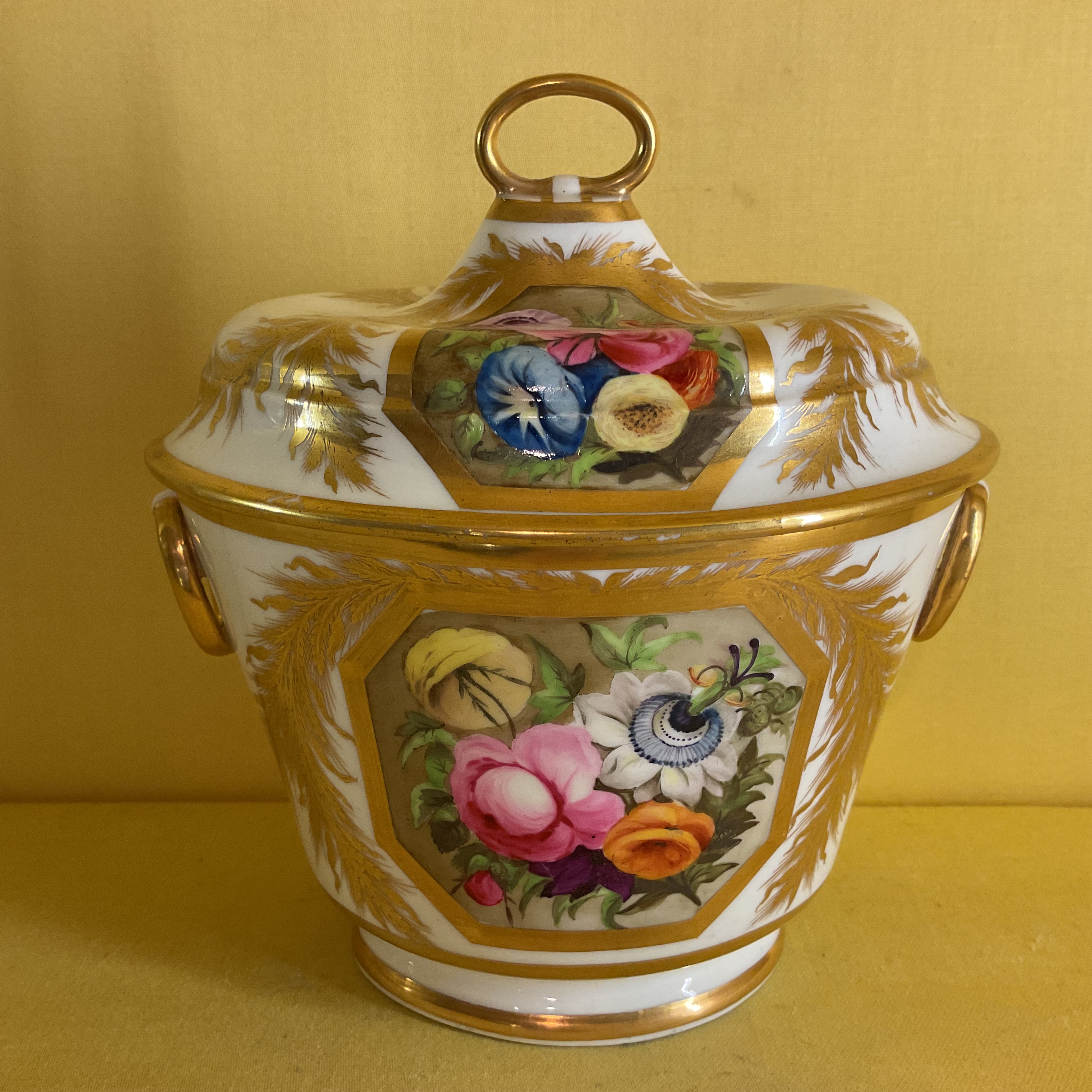 A Derby flared oval sucrier and cover 